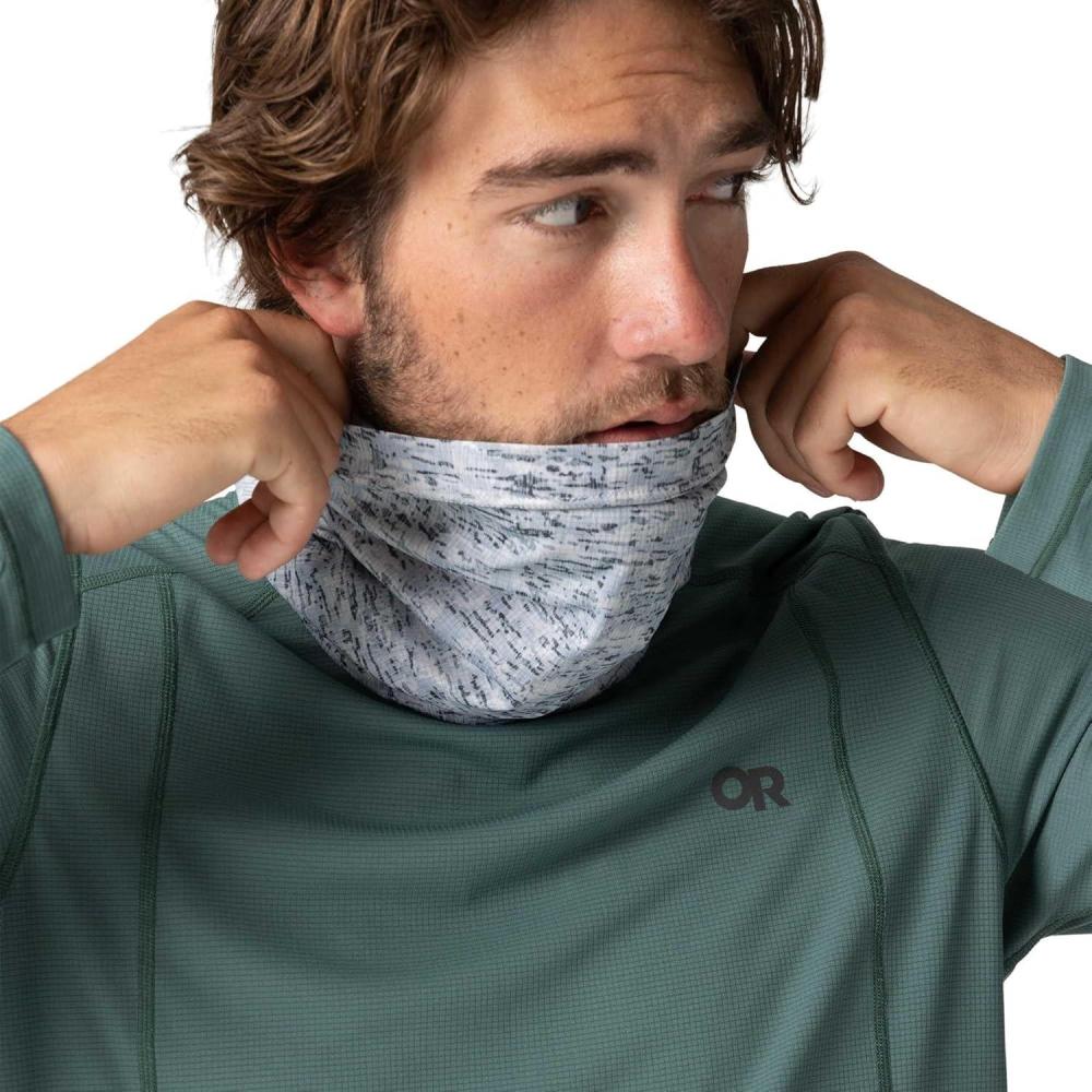 imageOutdoor Research Unisex Echo Printed UbertubeOyster Traverse Print